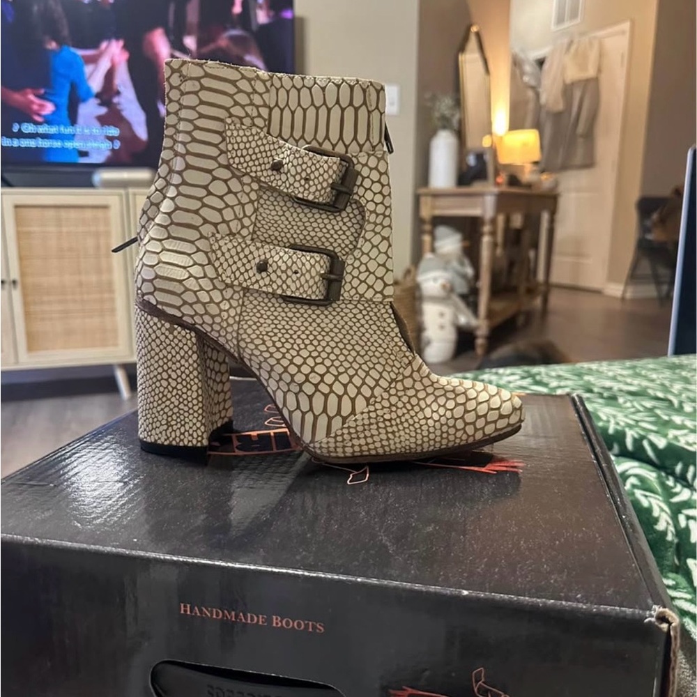 Freebird Tan Textured Heeled Boots